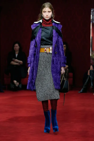 Look 14
